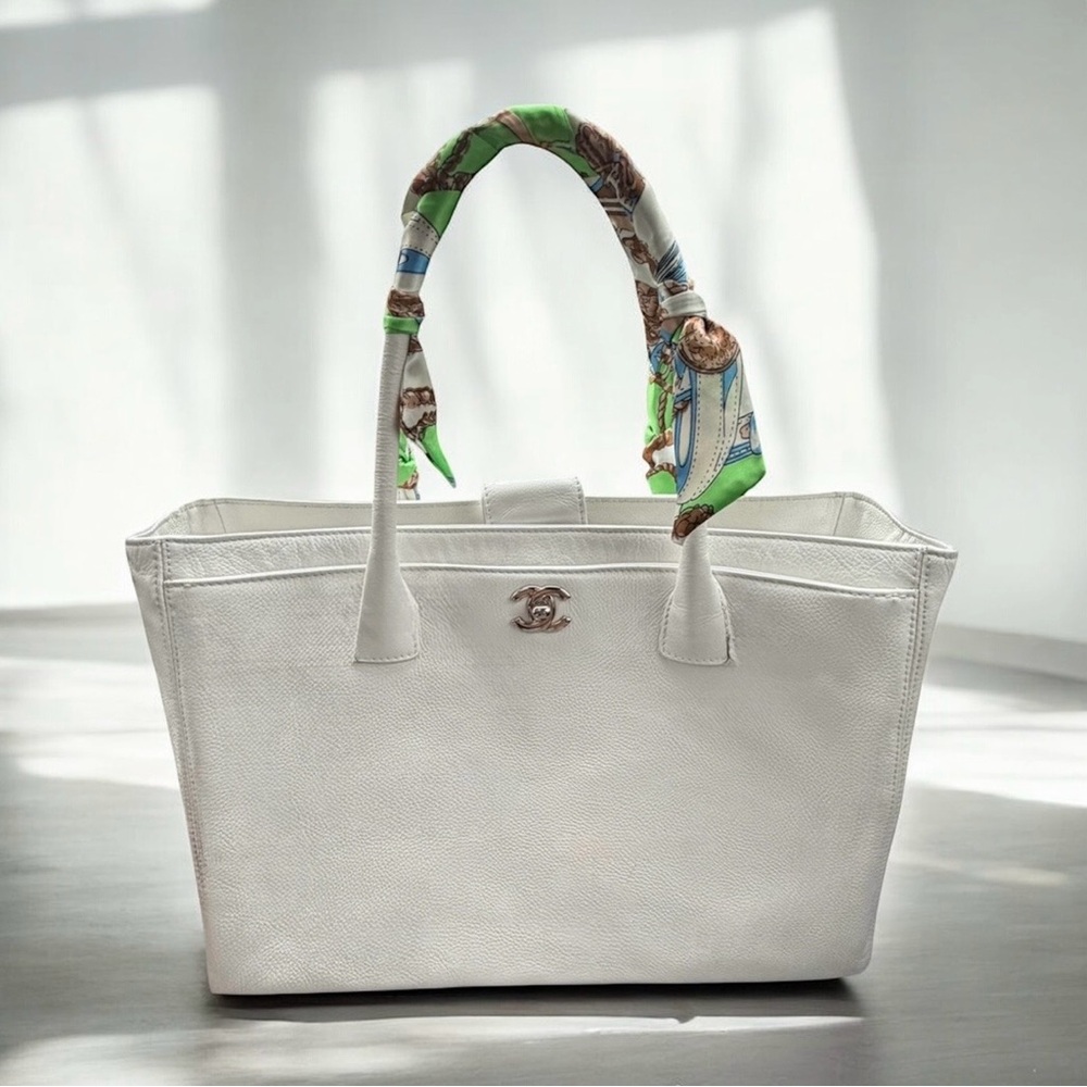 SOLD!!!
CHANEL WHITE CAVIAR TOTE-RARE